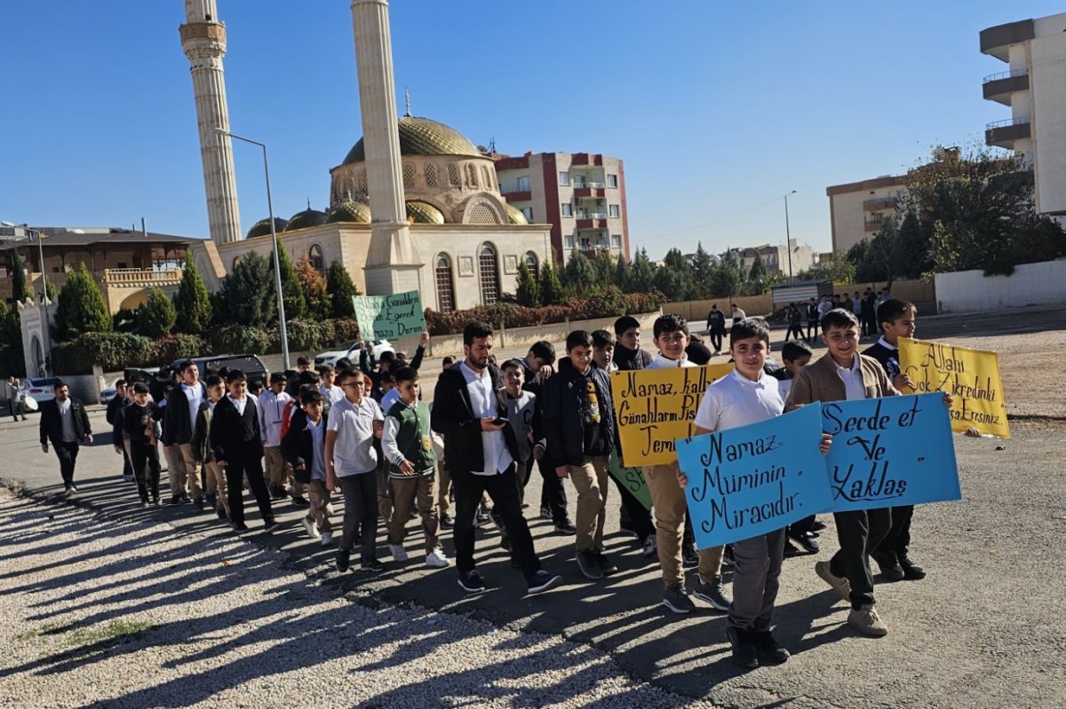 İmam Hatip öğrencilerinden "Vakti Kuşanmak" temalı namaz farkındalığı etkinliği