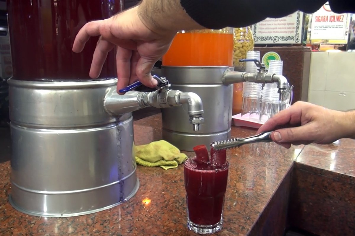 Kış aylarının vazgeçilmezi şalgam yoğun ilgi görüyor