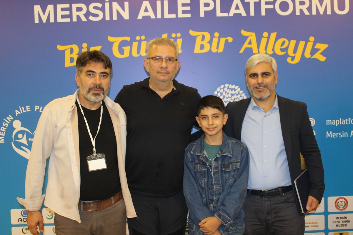 Mersin'de “Aile ve Gençlik Söyleşisi”ne yoğun ilgi