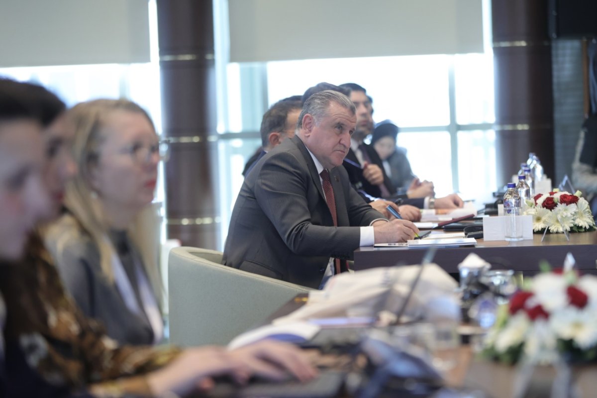 Bakan Bak: Gençleri karar alma süreçlerinin doğal paydaşı olarak görüyoruz