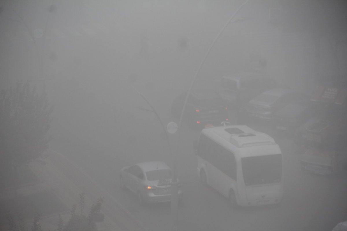 Batman'da yoğun sis: Görüş mesafesi metreleri buldu