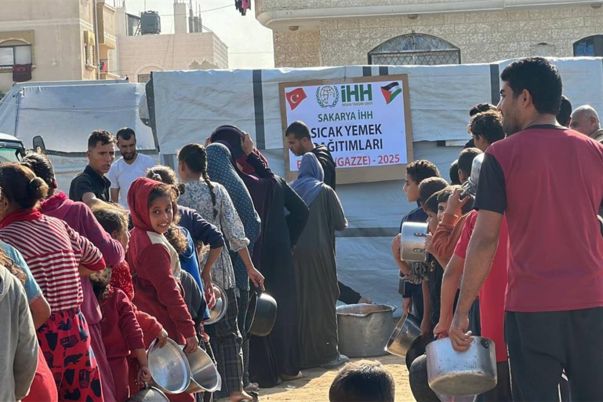 STK'lardan Gazze çağrısı: Her türlü insani yardım ile birlikte çadıra ciddi ihtiyaç var