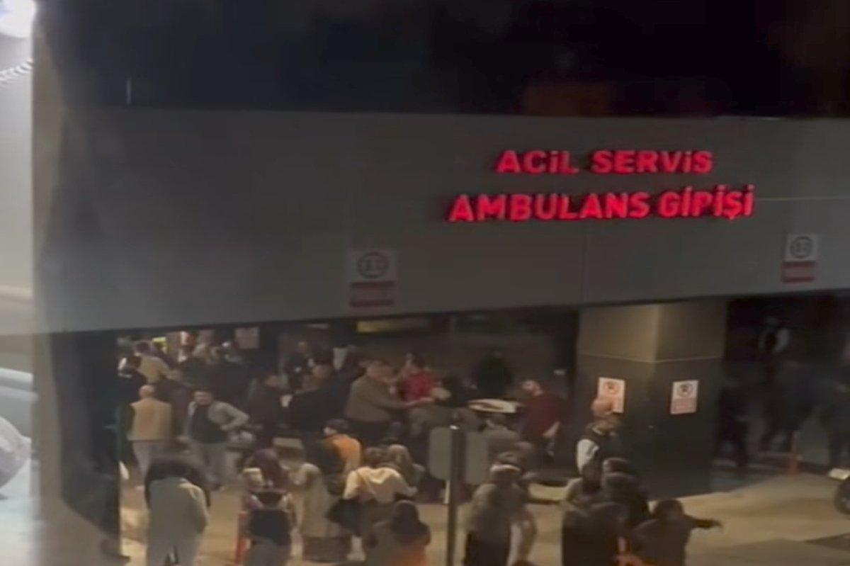 Adana'da berber dükkânına silahlı saldırı: 1 ölü, 6 yaralı