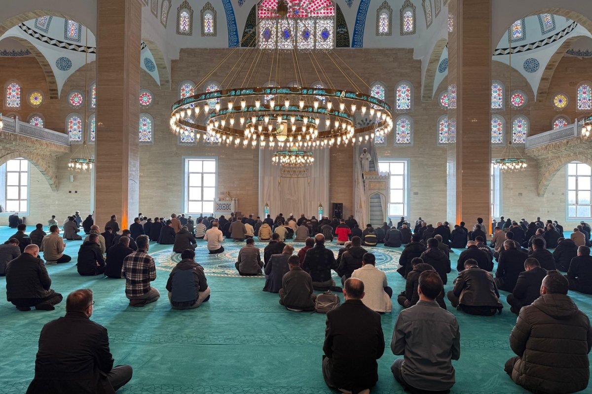 Batman'da Üniversite Camii ibadete açıldı