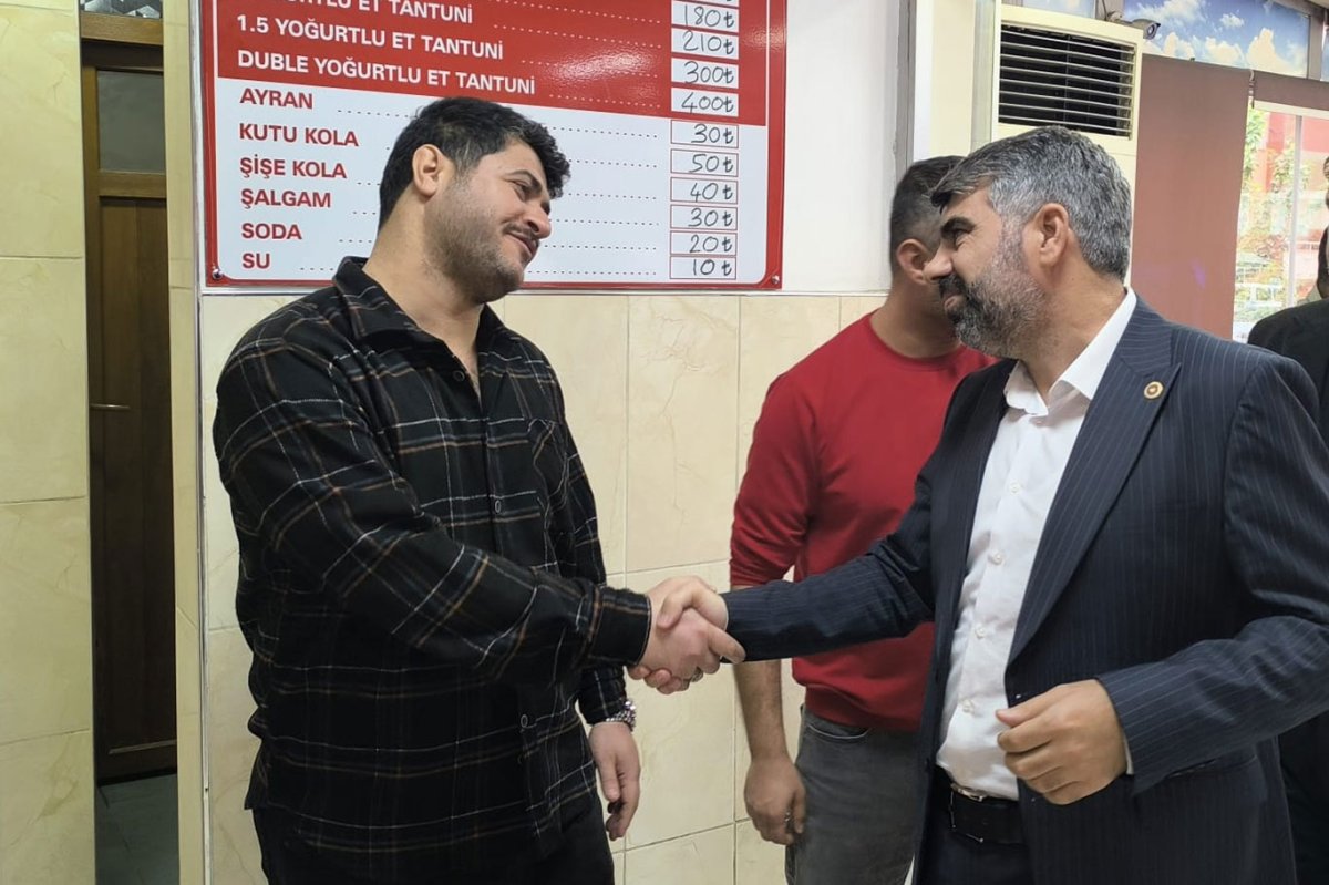 HÜDA PAR Mersin Milletvekili Dinç, Tarsus'ta esnaf ziyareti gerçekleştirdi