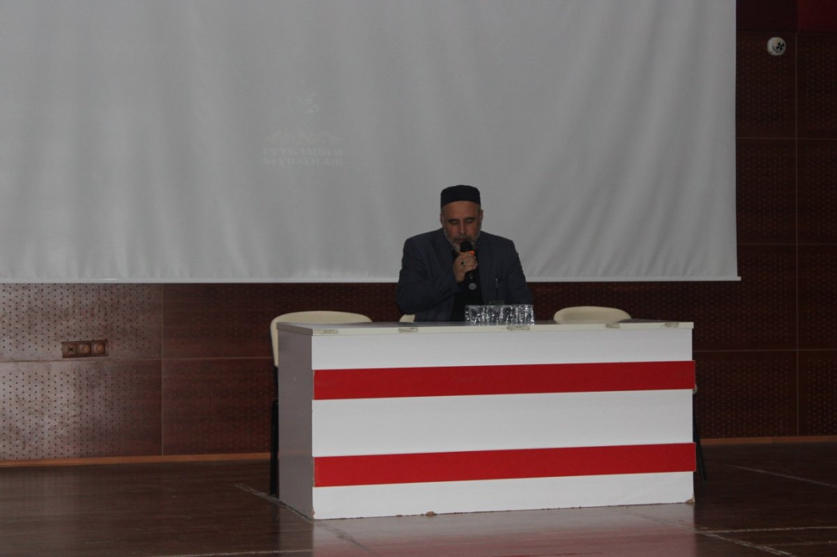 Kızıltepe'de "Yolumuzu Aydınlatan Yıldızlar" programı gerçekleştirildi