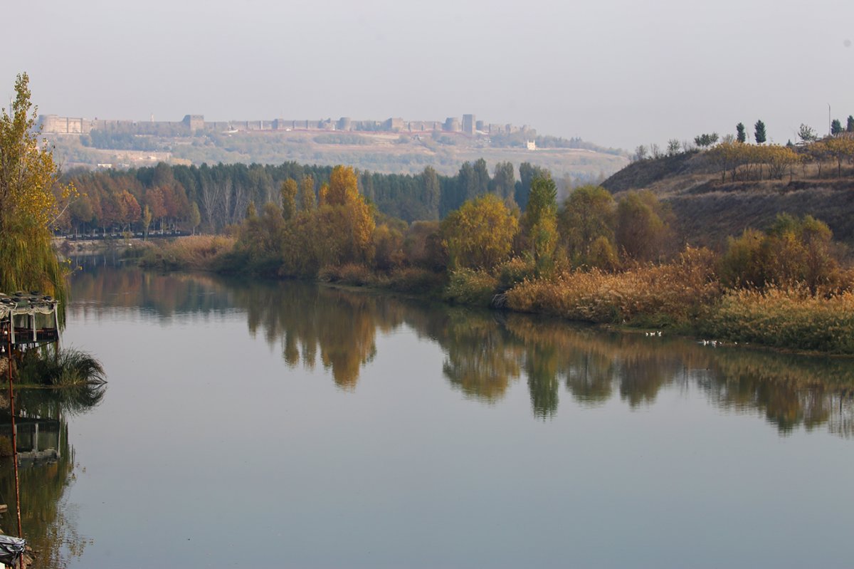 Diyarbakır'da sonbahar renkleri şehri süsledi