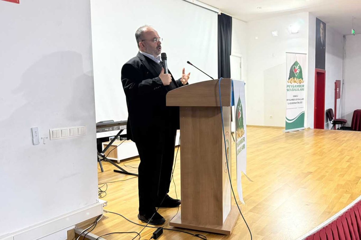 Denizli’de “Yolumuzu Aydınlatan Yıldızlar” programı düzenlendi