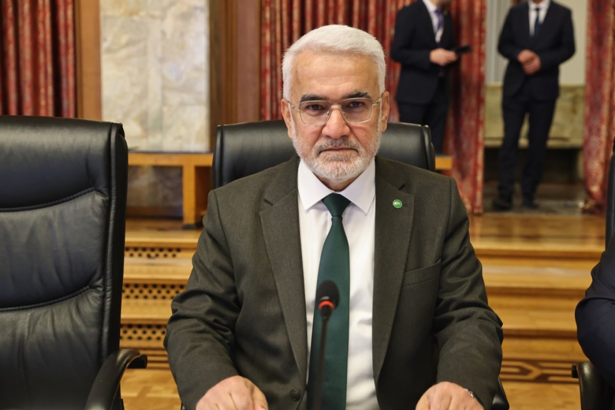 TBMM Başkanı Kurtulmuş: Bin düşünüp bir konuşmanın gerektiği günlere giriyoruz