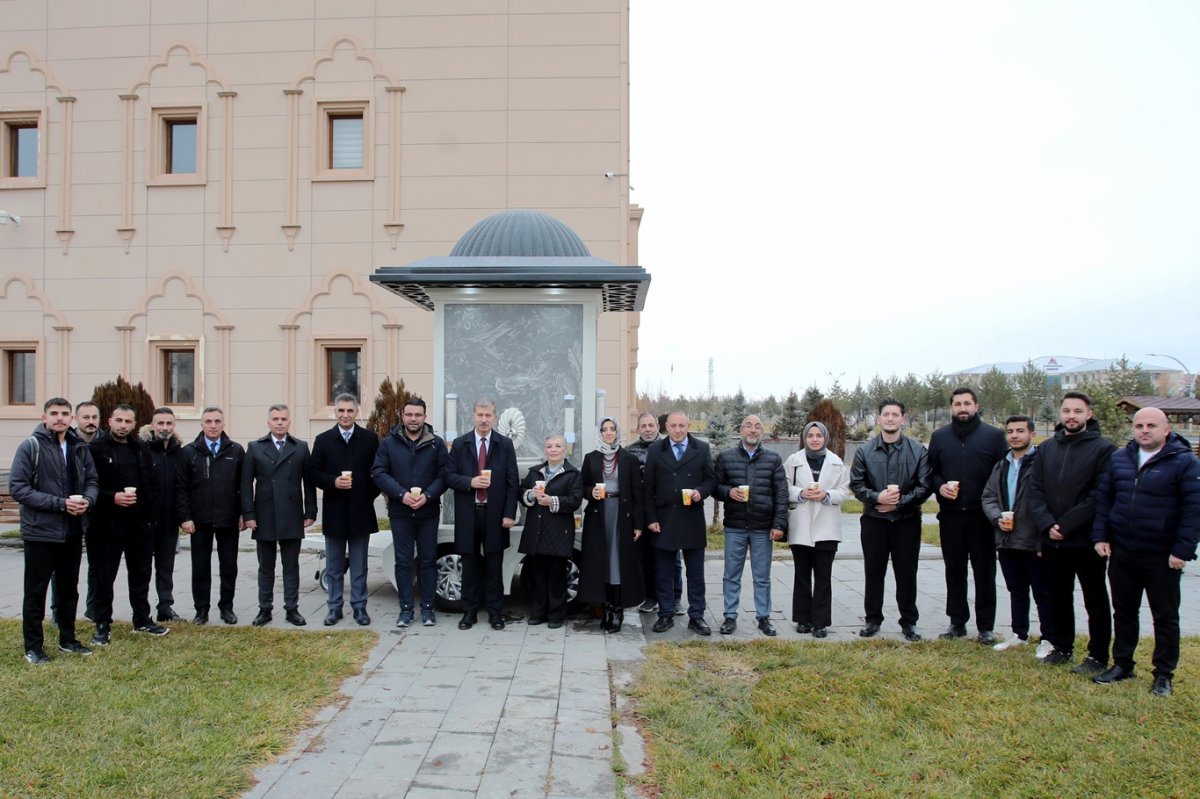 Ağrı İbrahim Çeçen Üniversitesi'nde "Çorba Çeşmesi" hizmete açıldı