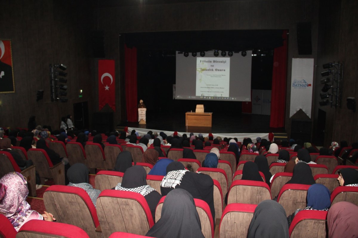 Batman'da "Filistin Direnişi ve İnsanlık Onuru" programına yoğun ilgi