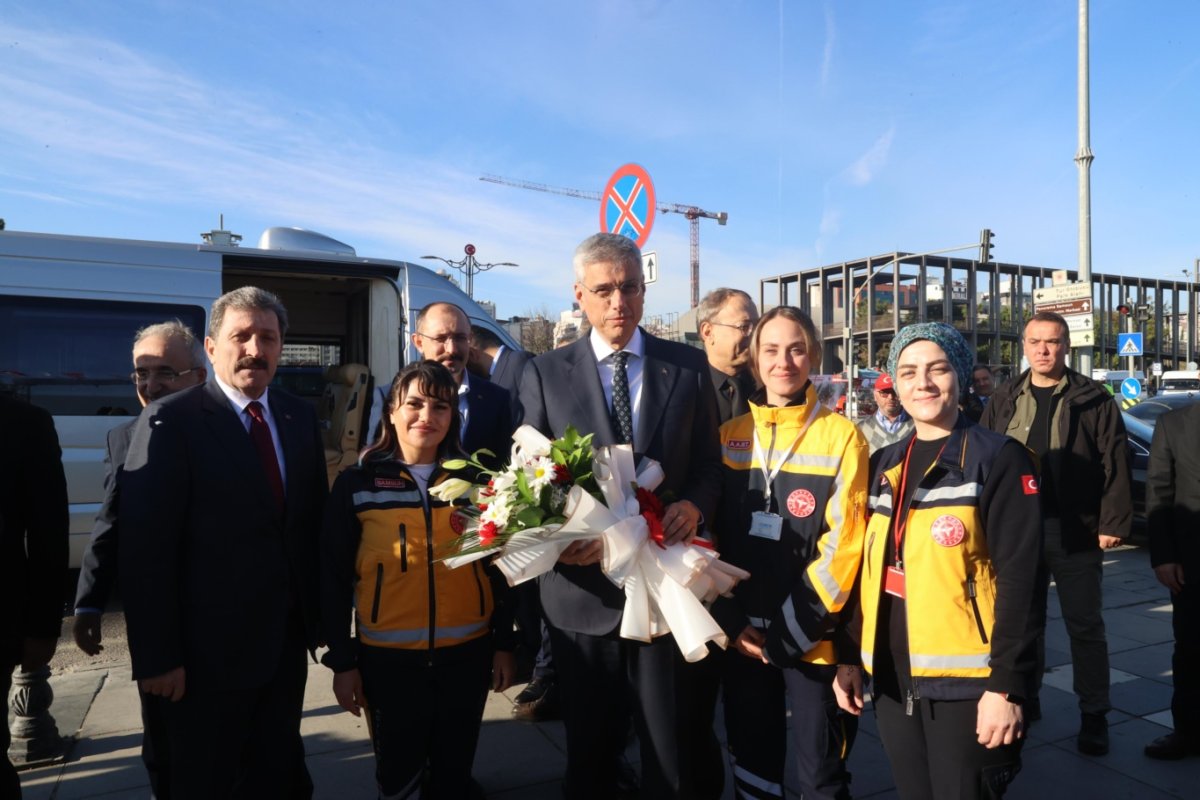 Sağlık Bakanı Memişoğlu Samsun’da ambulans takdim törenine katıldı