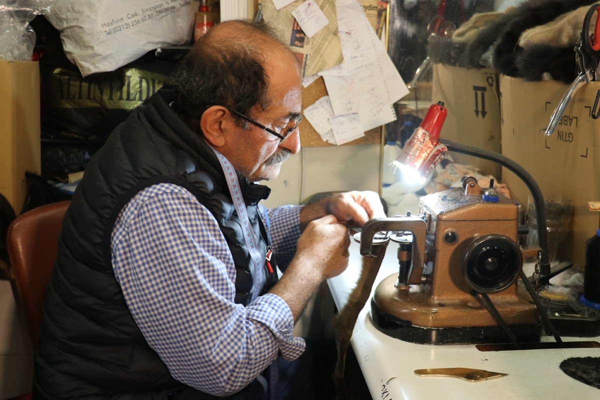 Tarihi Kürkçü Han'ın tek ustası: 51 yıldır mesleğini azimle sürdürüyor