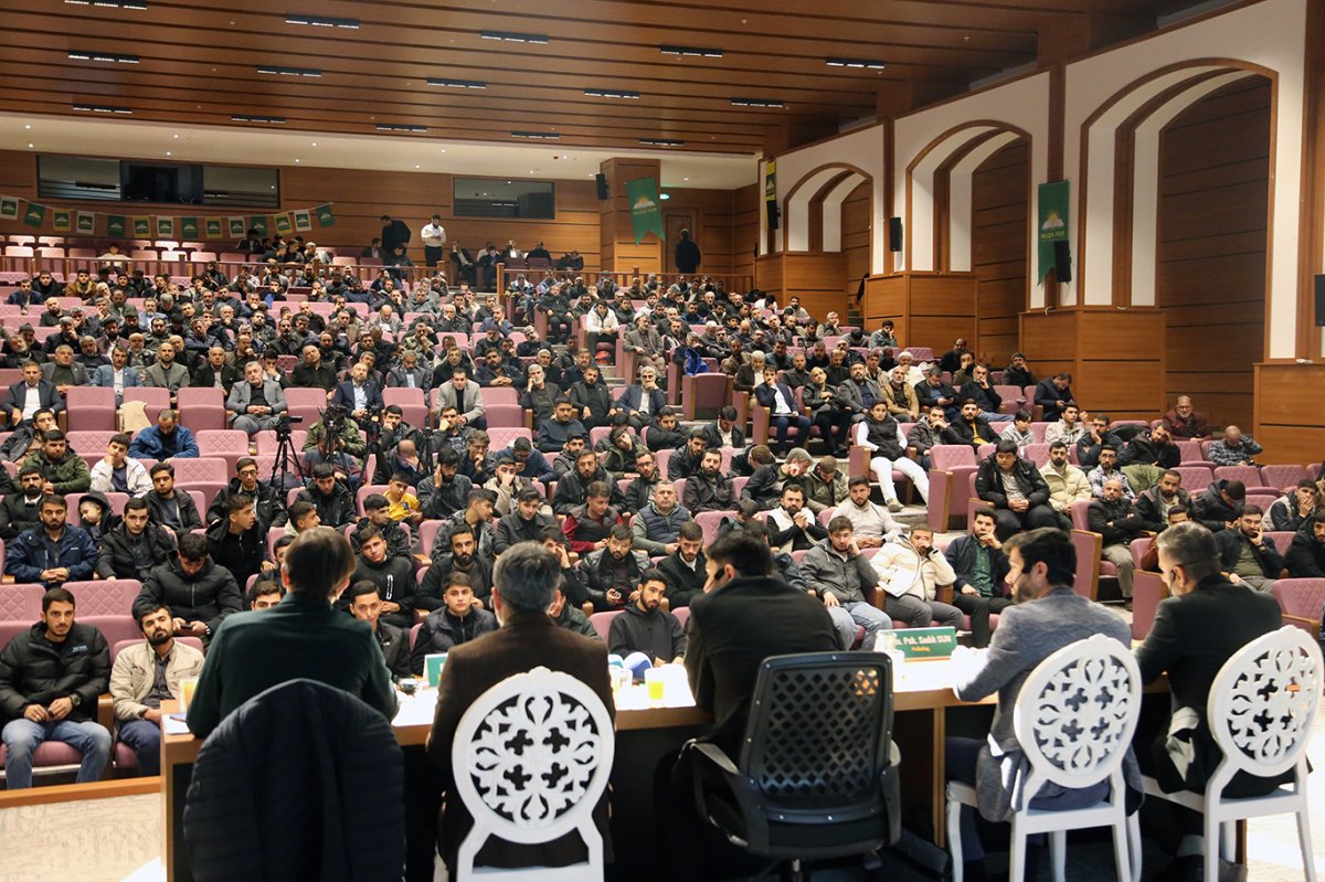 HÜDA PAR Diyarbakır'da "Madde Bağımlılığı" paneli gerçekleştirildi