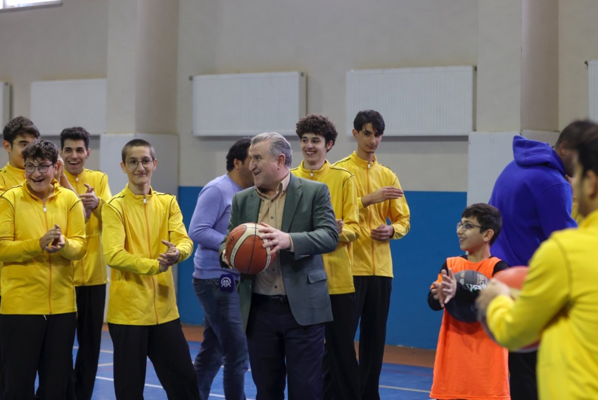 Bakan Bak: GSB spor okullarından bu yıl 1 milyon 811 bin çocuk yararlandı