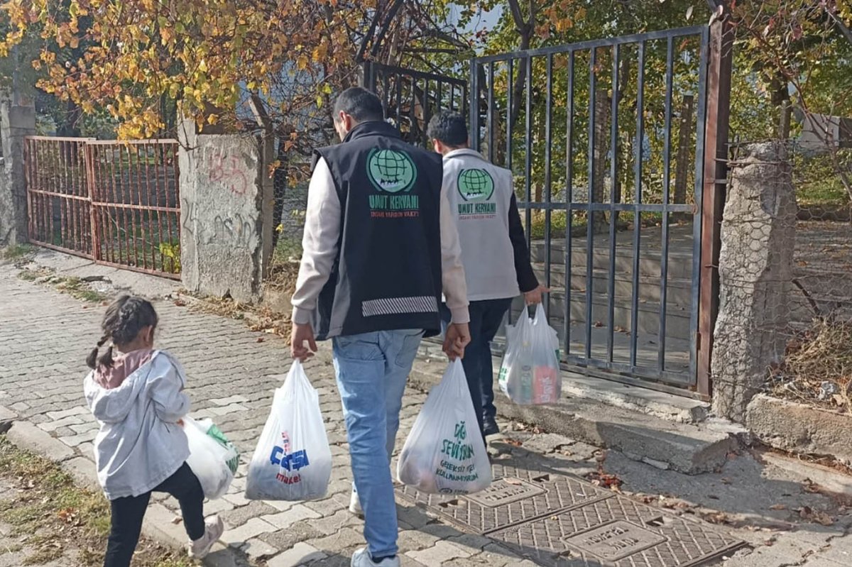 Bingöl'de Umut Kervanı’ndan 203 aileye yardım