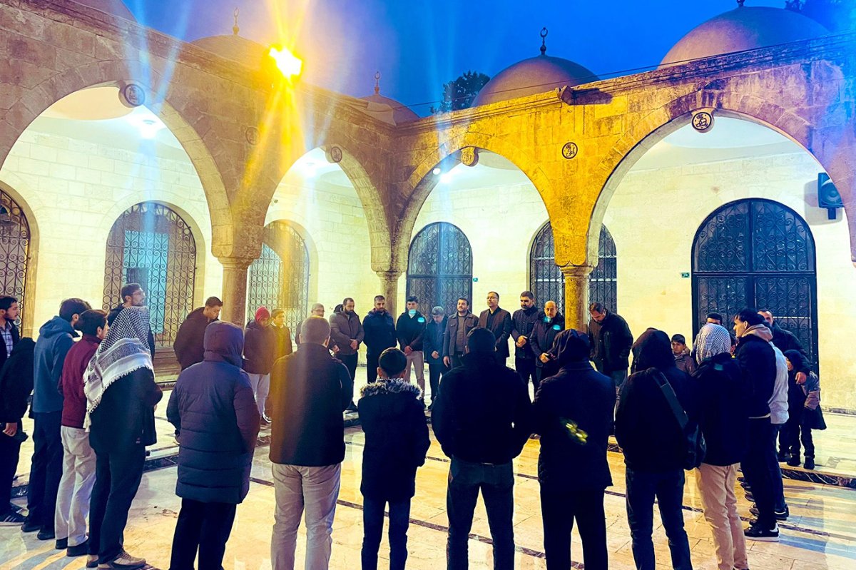 Şanlıurfa’da “Sabah Namazı ile Diriliş Buluşmaları” tarihi camide devam ediyor