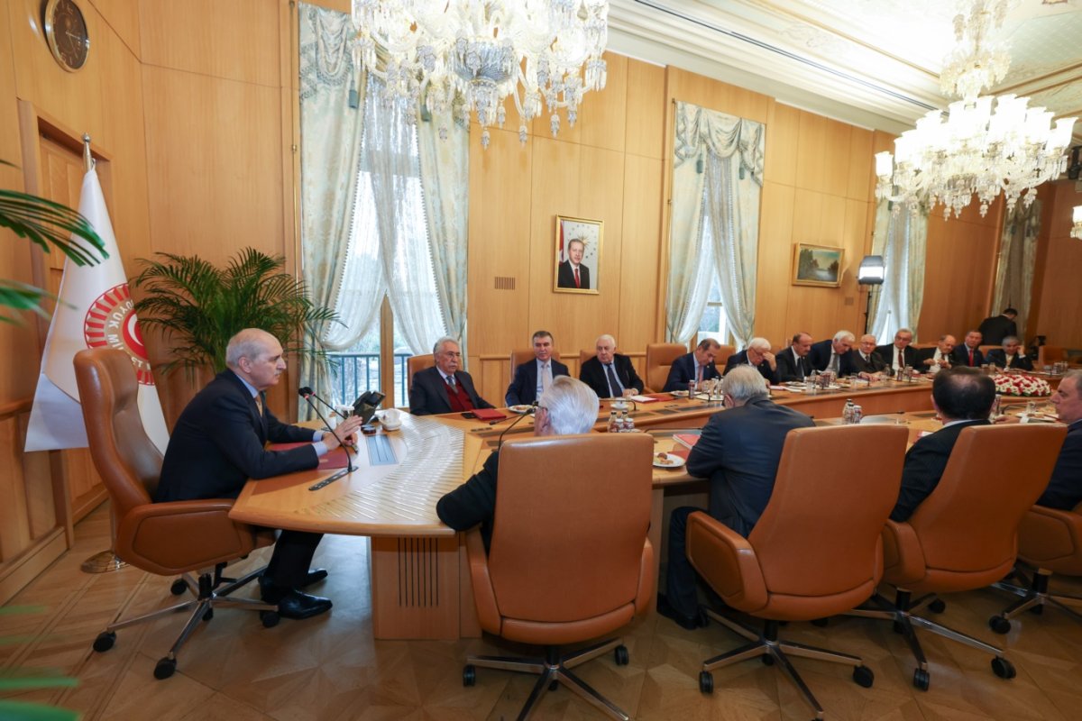 Kurtulmuş: Bu coğrafyada Türklerin, Kürtlerin, Arapların bir arada kardeşçe yaşamaları mümkündür