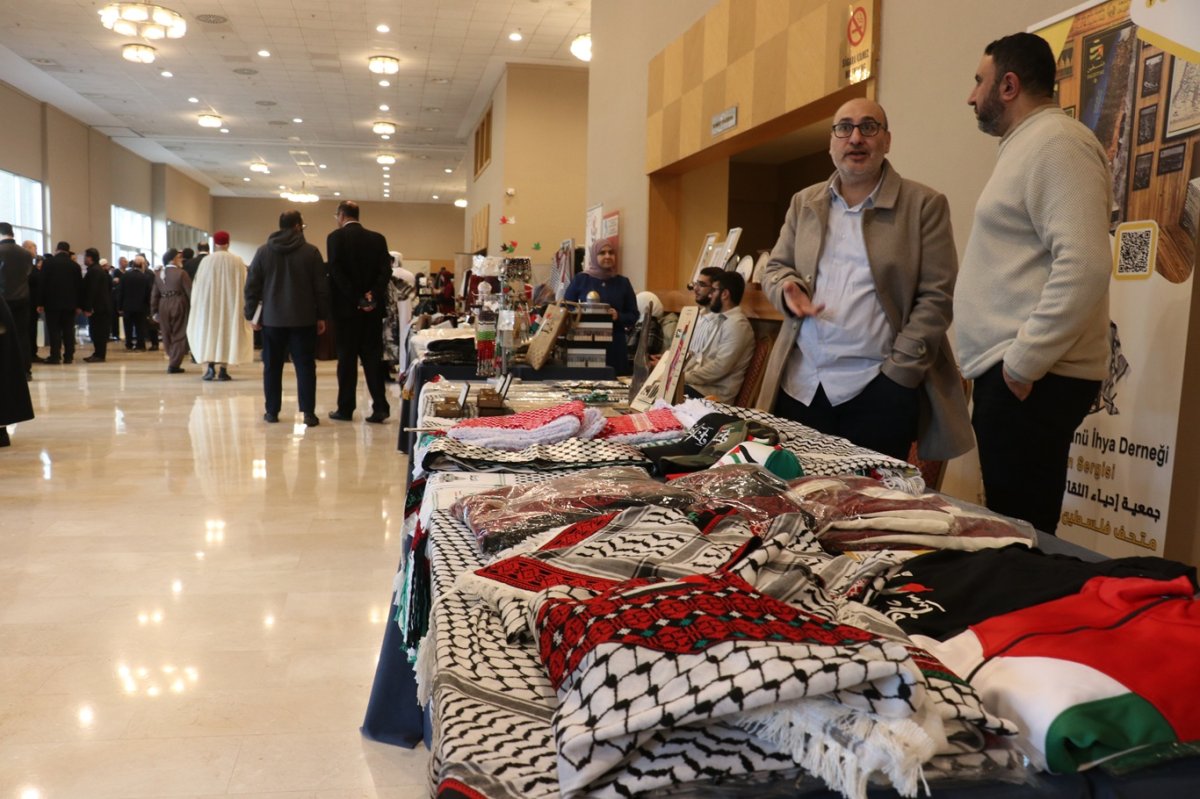 "Ümmetin Minberlerinden Mescid-i Aksa'ya" konferansı İstanbul'da başladı