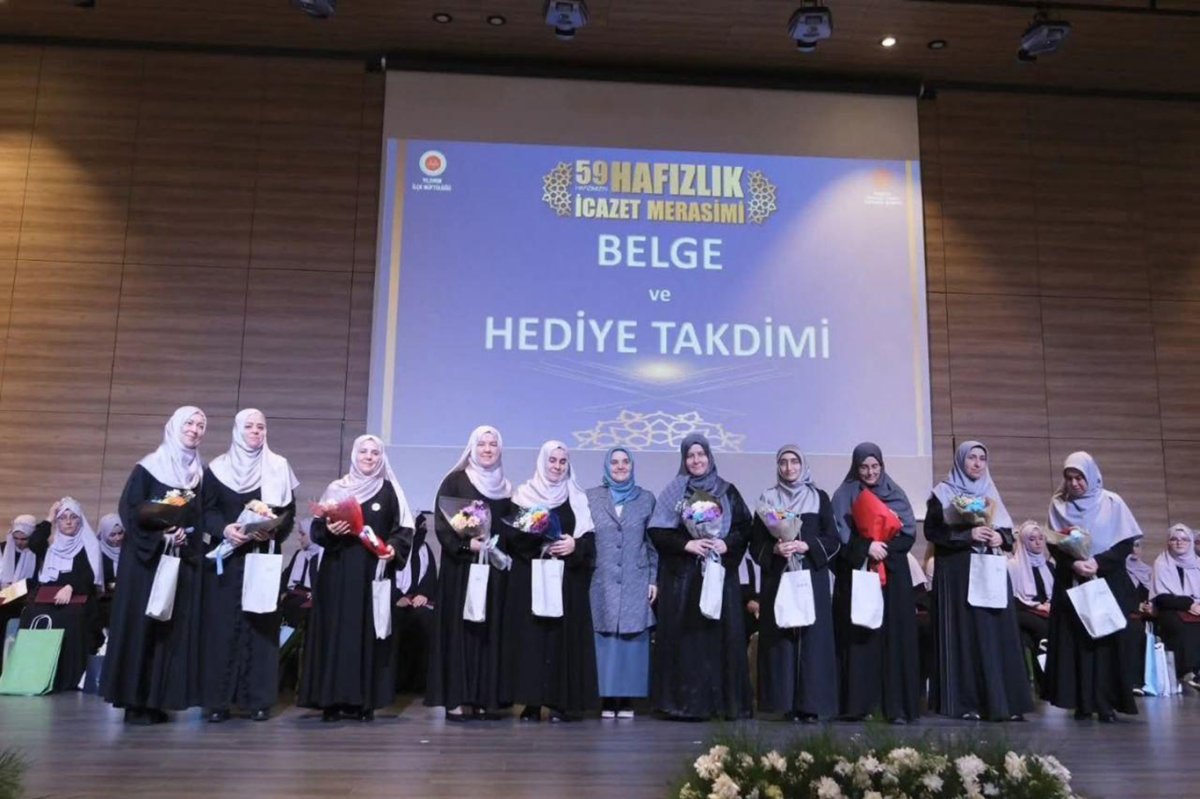 Bursa’da hafızlığını tamamlayan 59 öğrenci için icazet tören yapıldı