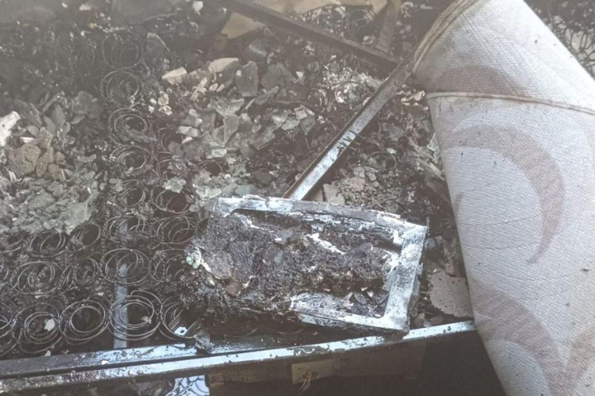 Cizre'de bir evde çıkan yangında ev kullanılamaz hale geldi