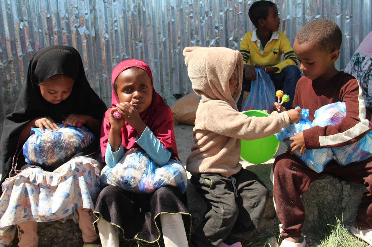 IHO EBRAR, Etiyopya'da yüzlerce yetimi giydirdi