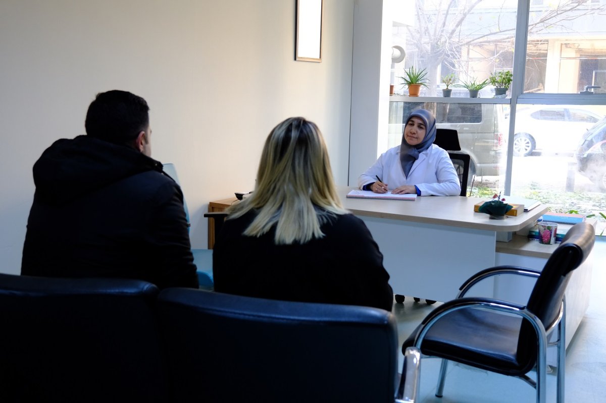 Aile terapisiyle dağılmak üzere olan aileler yeniden kuruluyor!