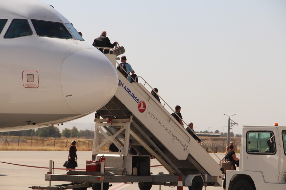 Uçak biletlerinde iki kademeli fiyat dönemi: Yolcuya erken rezervasyon çağrısı