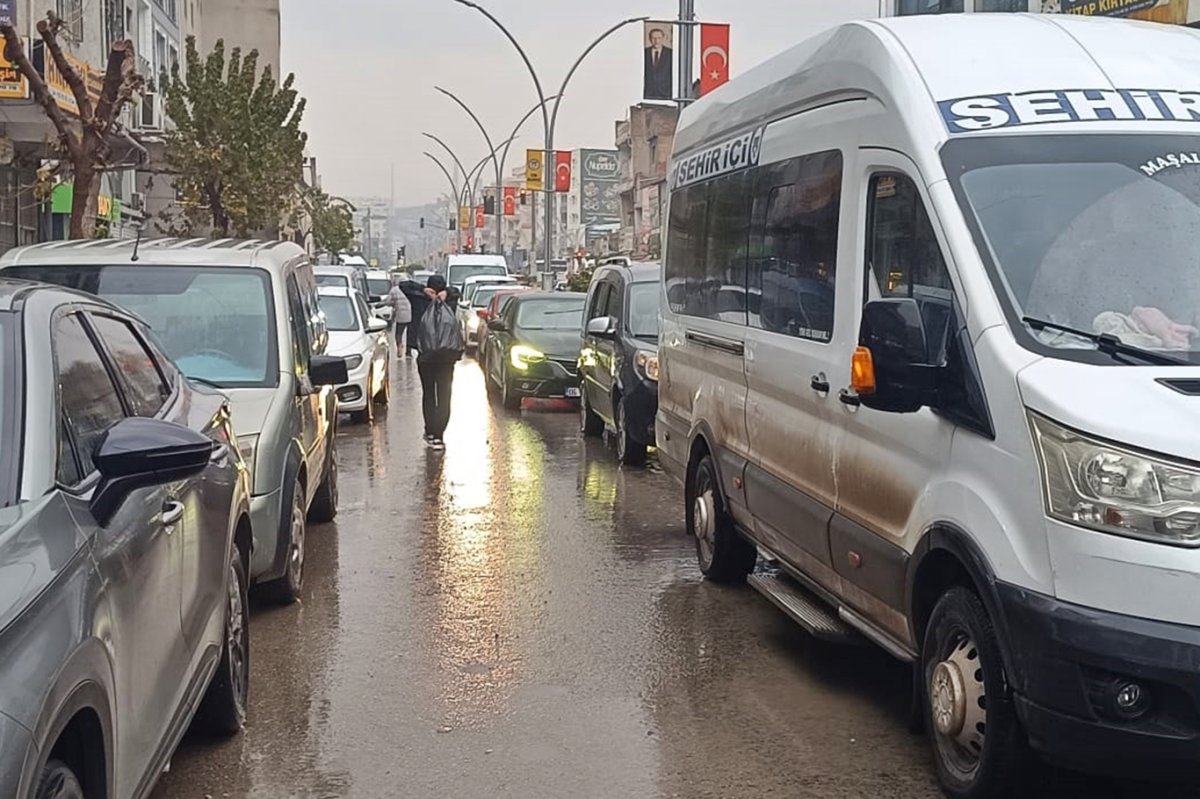 HÜDA PAR İlçe Başkanı Gözüngül, Cizre’de artan trafik yoğunluğuna dikkat çekti