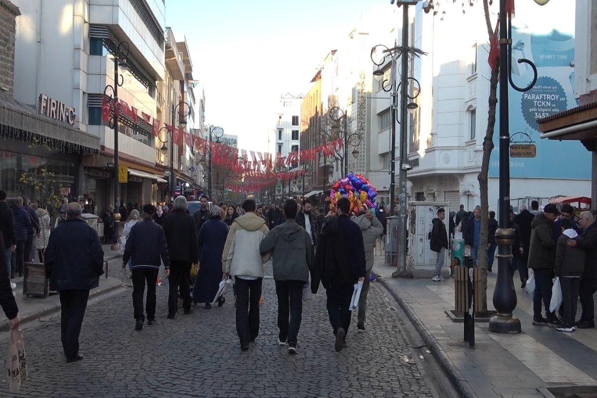 Vatandaşın asgari ücret talebi: İnsanca yaşam istiyoruz