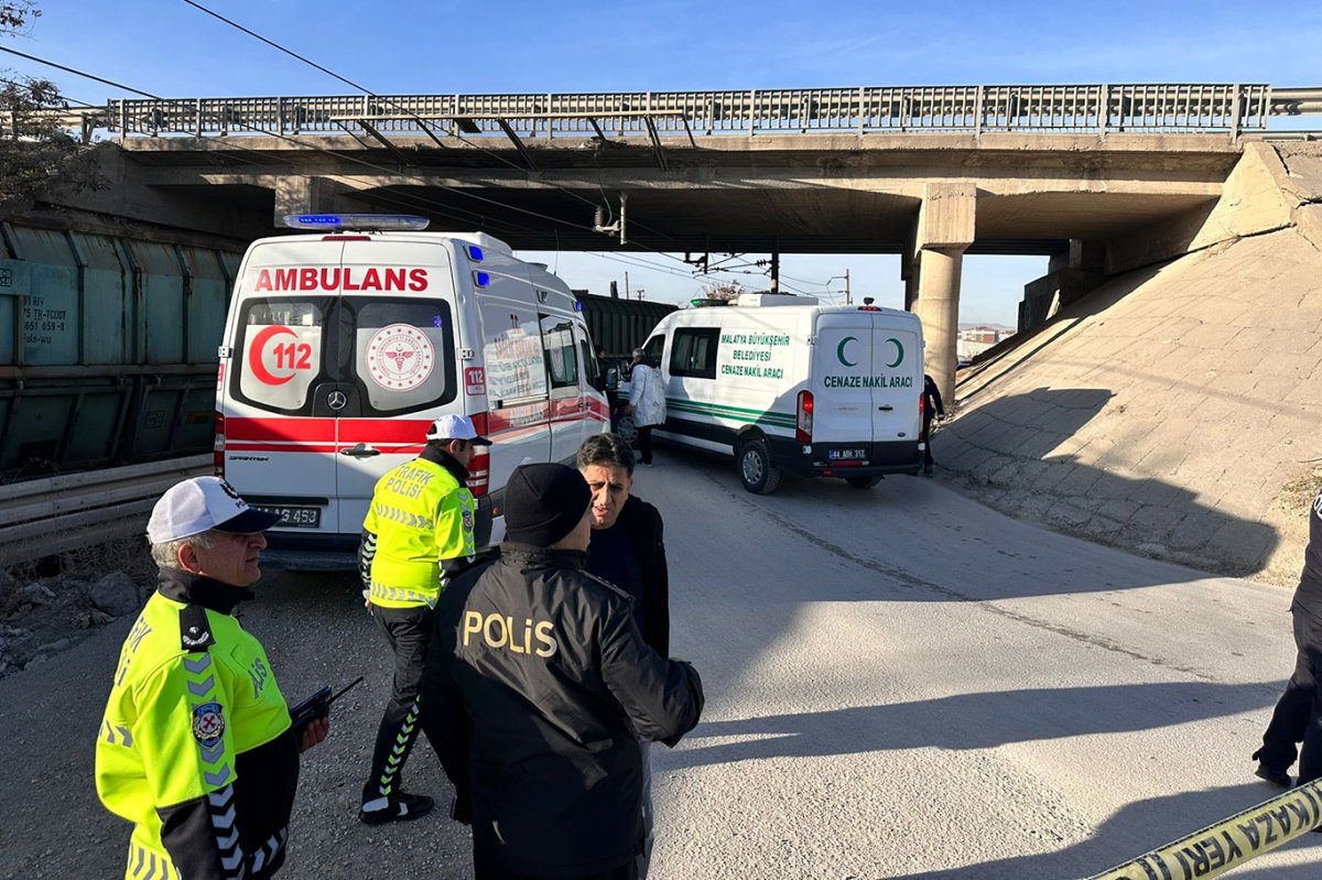 Malatya'da trenin çarptığı öğrenci hayatını kaybetti