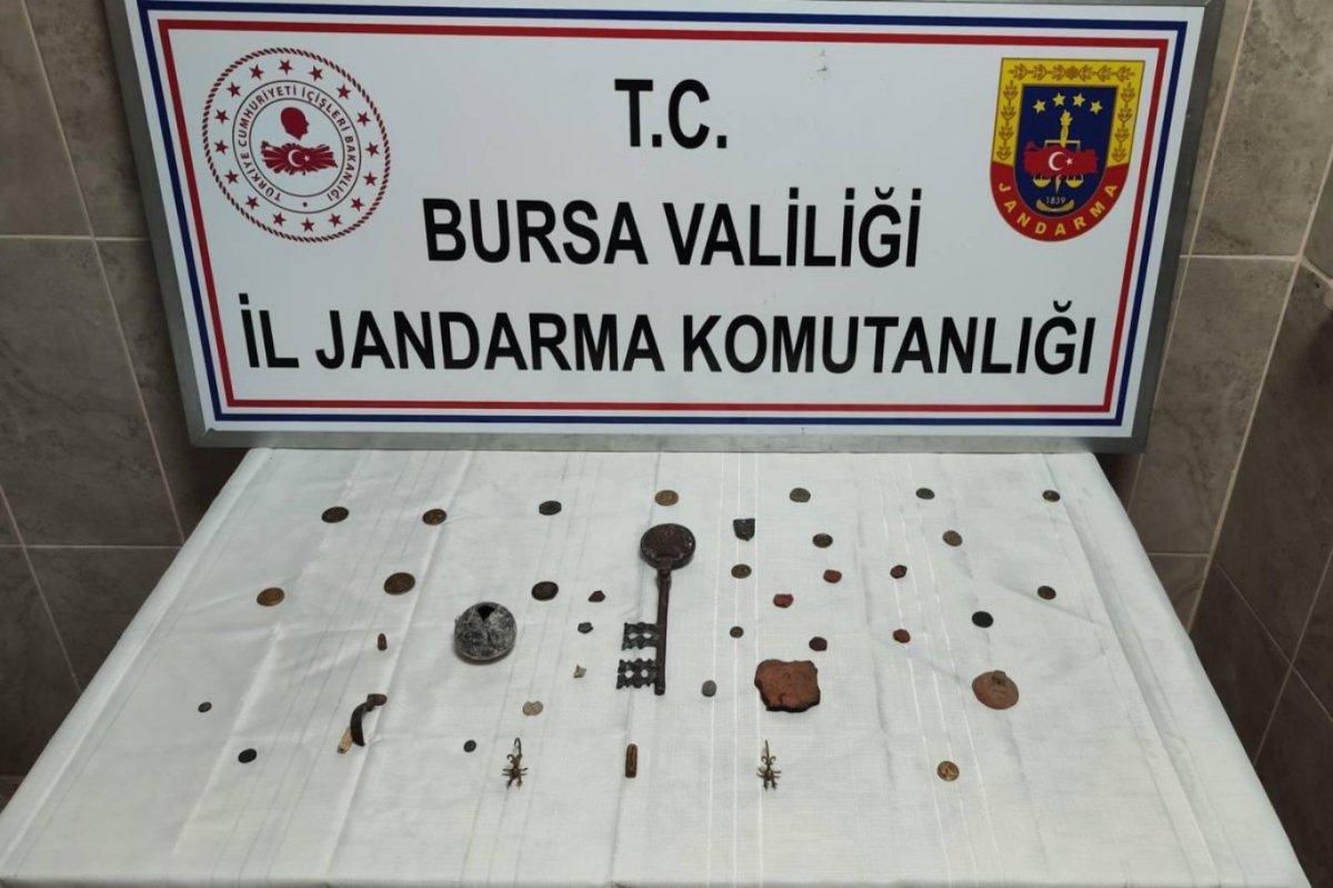 Bursa’da 42 parça tarihi eser ele geçirildi: 1 gözaltı