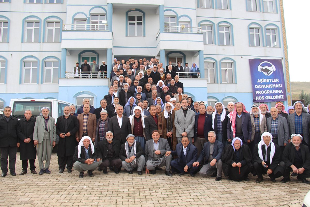 Diyarbakır'da aşiretler bir araya geldi: sorunlarımızı elbirliğiyle çözelim