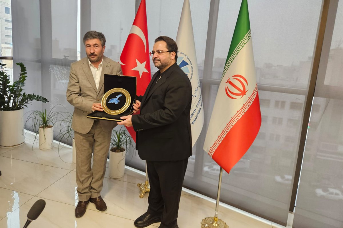 HAKSİAD Van Şubesi heyeti İran’da temaslarda bulundu