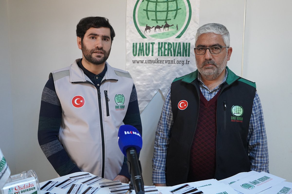 Konya Umut Kervanı’ndan Regaib Kandili’nde onlarca aileye alışveriş kartı desteği