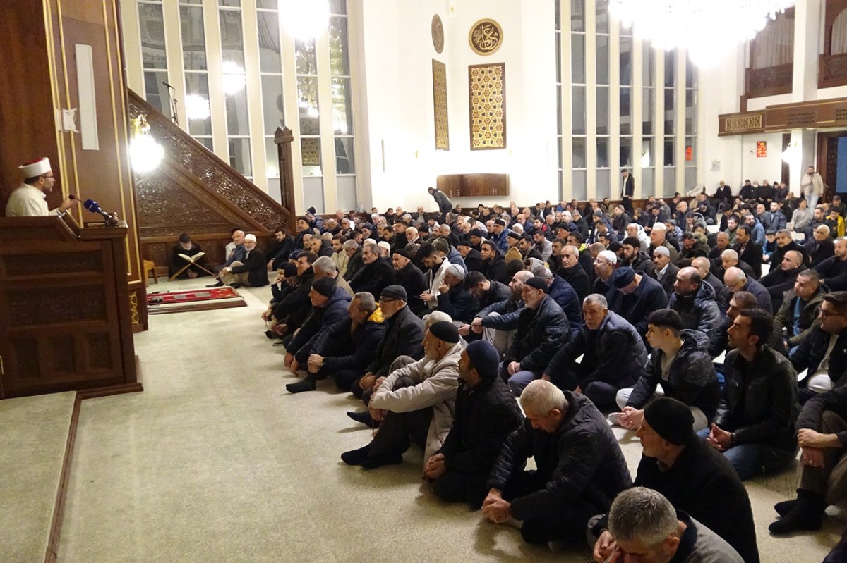 Müftü Vuruşkan: Regaib Kandili, asıl kazancımızın Rabbimize yönelmek olduğunu hatırlatır