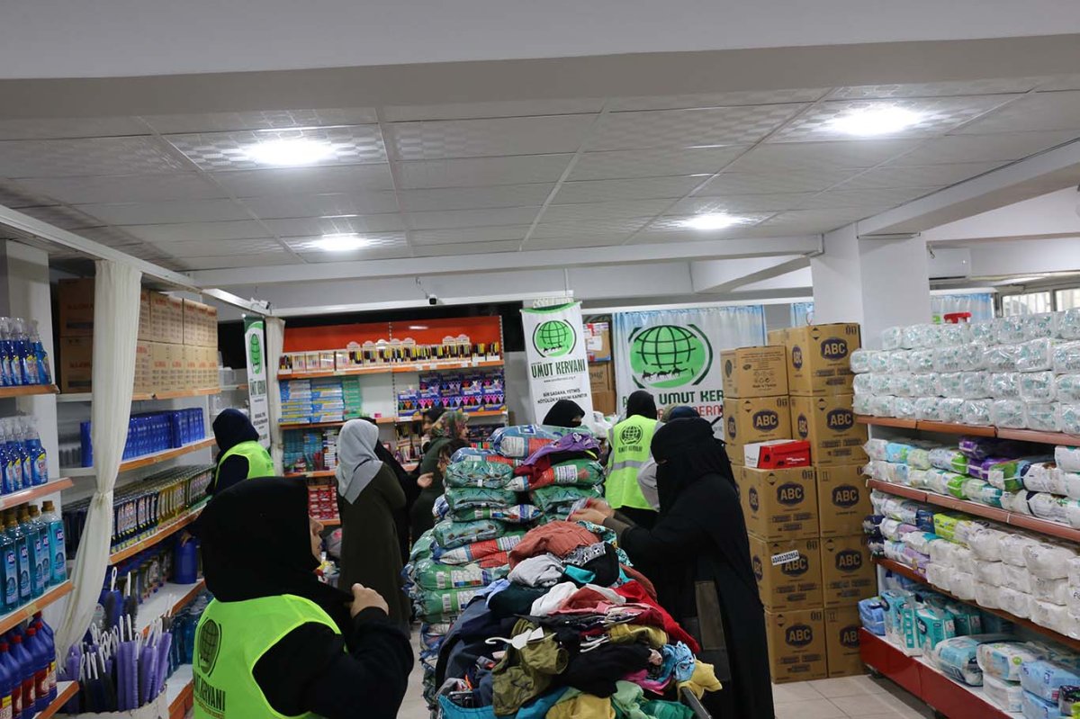 Şanlıurfa'da Umut Kervanı’ndan Regaib Gecesi’nde yüzlerce aileye yardım