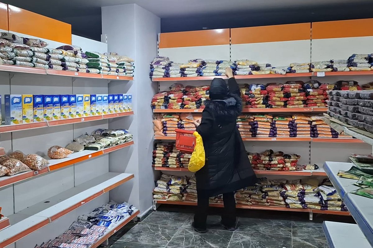 Umut Kervanı Van’da Regaib Kandili vesilesiyle onlarca aileyi sevindirdi