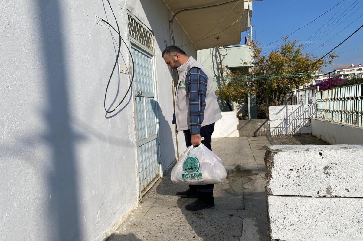 Umut Kervanı’ndan Osmaniye’de Regaib Kandili vesilesiyle gıda yardımı