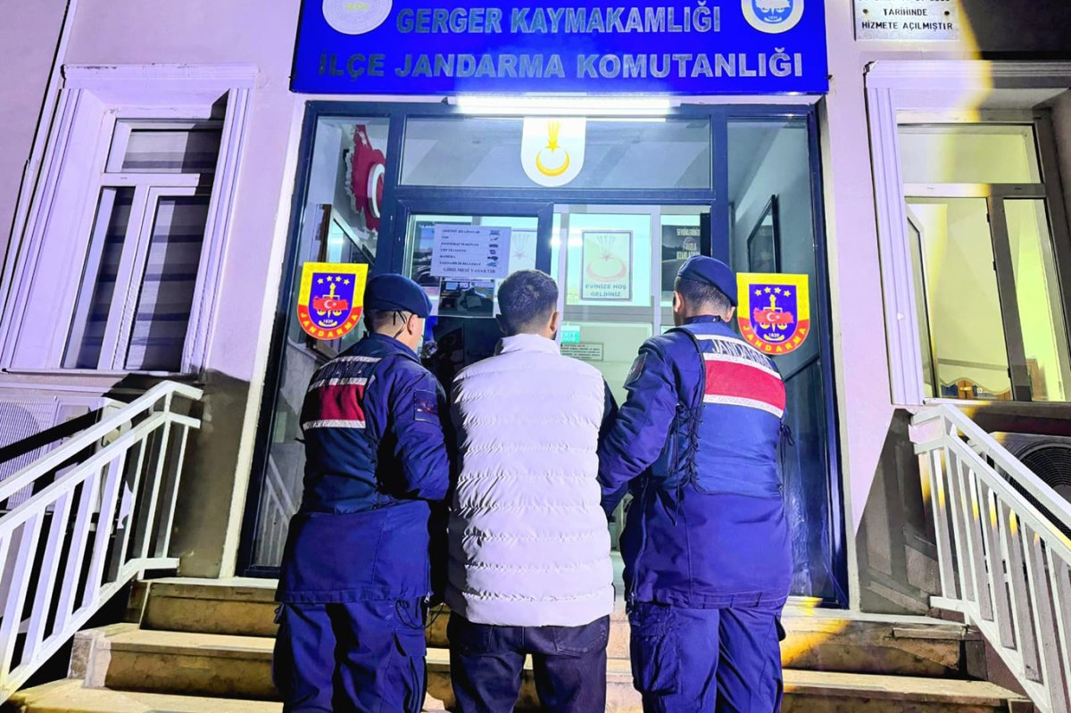 Adıyaman'da araması bulunan 2 şahıs yakalandı