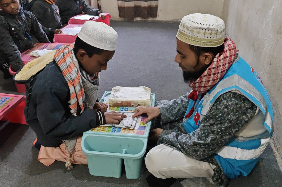 Yetimler Vakfı'ndan Bangladeş'te yetim çocuklara aralık ayı desteği
