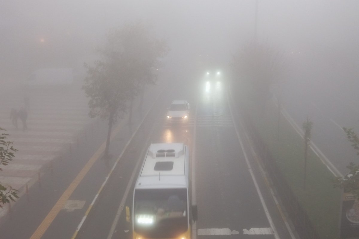 Mardin güne yoğun sisle uyandı: Görüş mesafesi 5 metreye kadar düştü