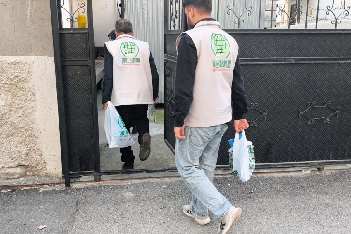 Tarsus Umut Kervanı Derneği’nden ihtiyaç sahibi ailelere yardım