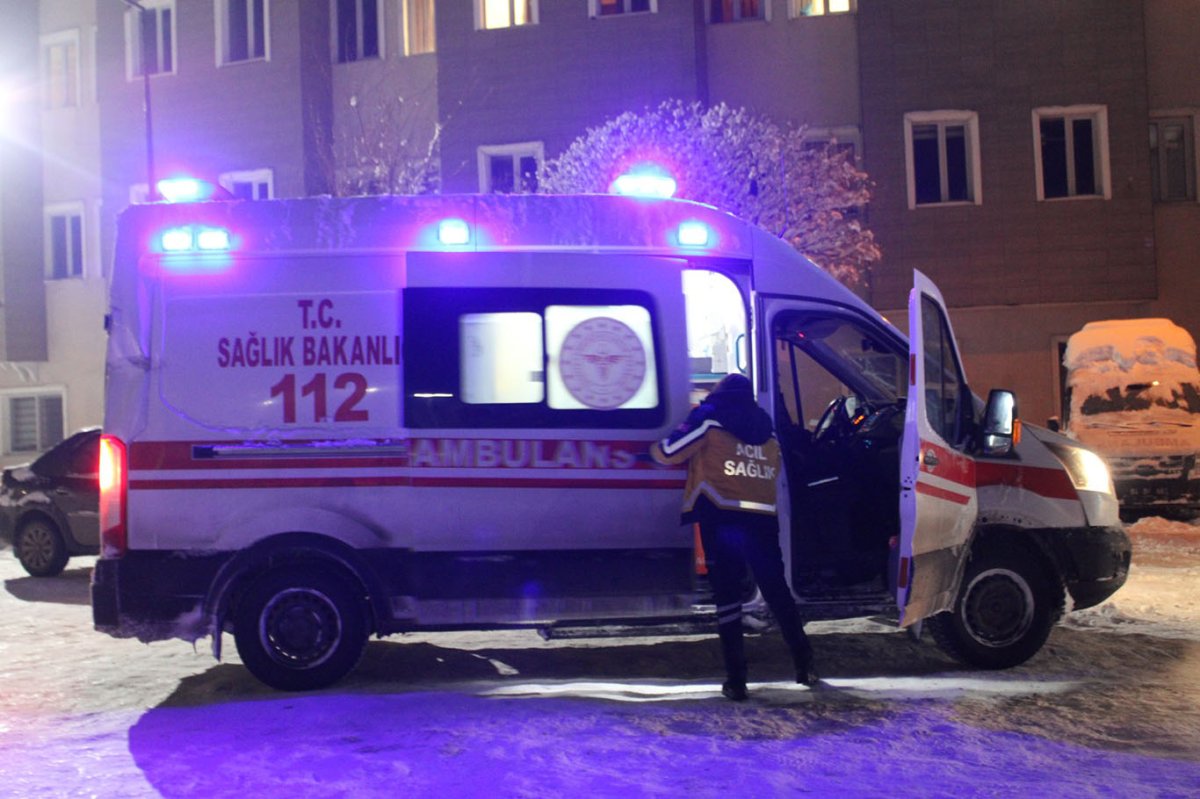 Ağrı'da rahatsızlanan hastalar için ekipler harekete geçti