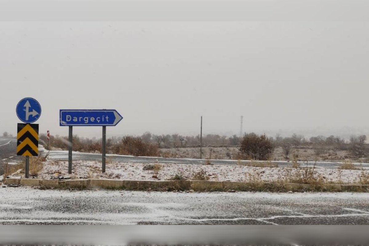 Dargeçit’te kar yağışına "hazırlıksız" yakalanan belediyeye tepki: Ulaşımda aksama oldu