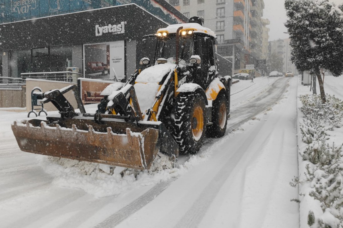 Mardin ve ilçelerinde kar yağışı