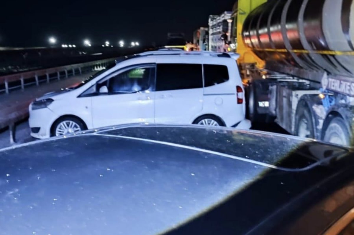 Mardin’de 7 araç kayganlaşan yolda zincirleme kazaya karıştı