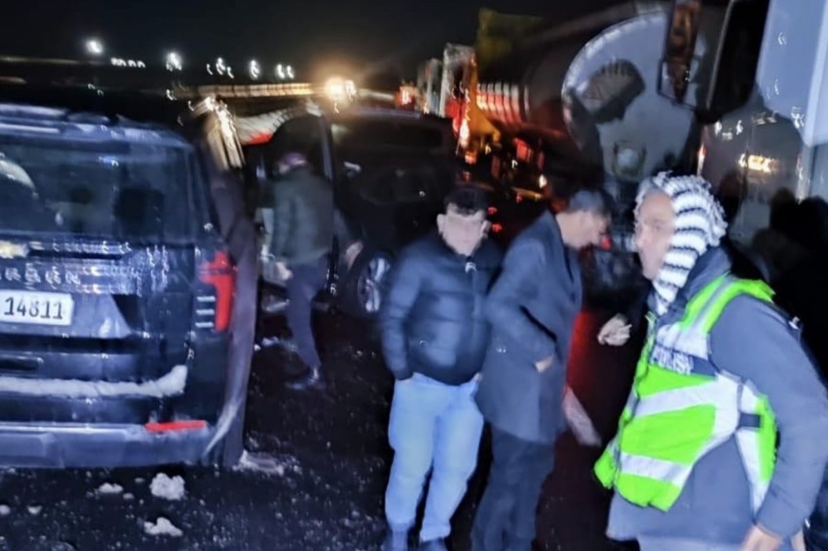Mardin’de 7 araç kayganlaşan yolda zincirleme kazaya karıştı