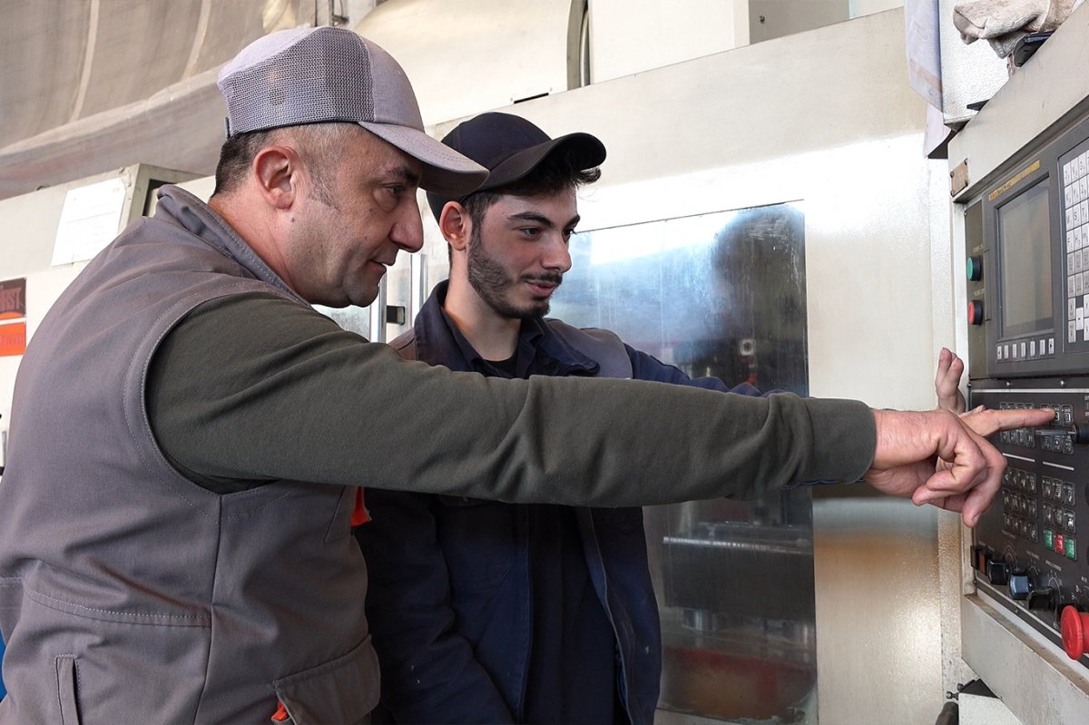 Meslek Yüksekokulu mezunlarının istihdam oranı yüzde 92'ye ulaştı