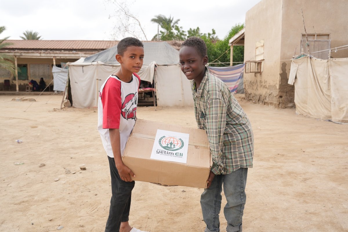 Avrupa Yetim Eli, Sudan'da kamplarda kalanlara gıda desteğinde bulundu